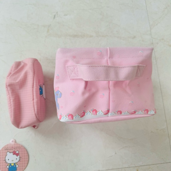 Hello Kitty pouch basket crayons bundle - Picture 4 of 5